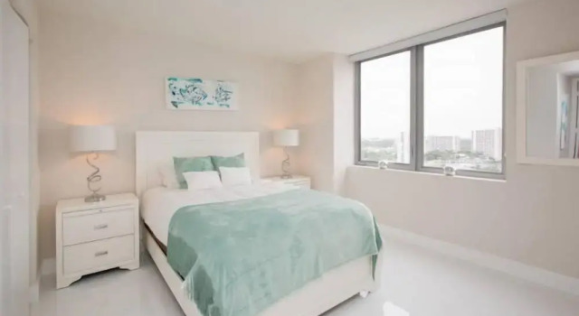 Ocean View 3 Bed 3 Bath Across The Beach @ Beachwalk, Забронировать Апартаменты/квартира Апартаменты Голливуд-Бич, Апартаменты/квартира