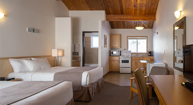 Rocky Mountain Ski Lodge