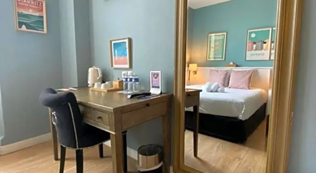 Номер Standard Hotel de lOcéan et restaurant - Coeur de ville