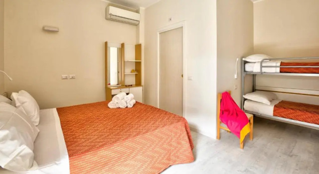 Четырёхместный номер Standard Hotel Clara