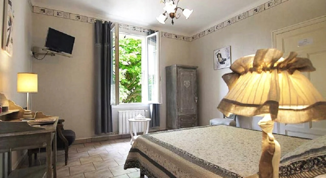 Le Mas des Kiwis, Prenota Hotel Violes Valchiusa