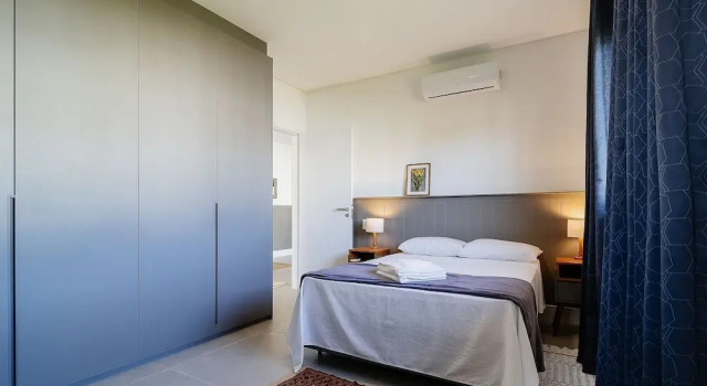Stay in a Building With a Pool, Gym, and Leisure - SSL