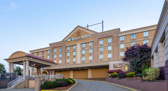 Days Hotel by Wyndham North Bergen NYC Area