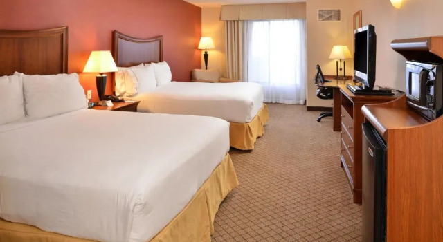 Run of House Holiday Inn Express Hotel & Suites Lincoln-Roseville Area by IHG