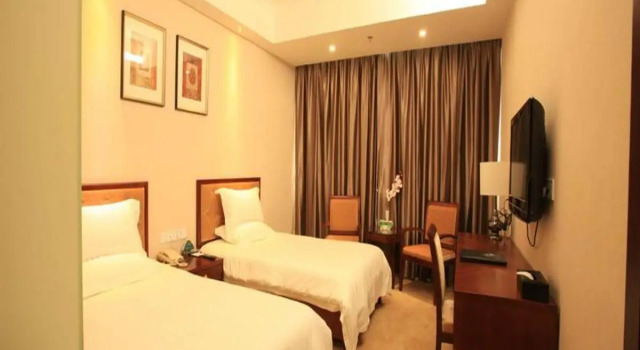 GreenTree Inn Beijing Tonzhou Maju Bridge No.2 Express Hotel, Book Hotel Hoteller i Beijing Province med parkering, Parkering