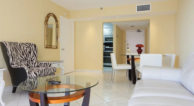 Alexander 1219 - 1 Br Apts, Varaa Huoneisto Hotellit Miami Beach uima-altaalla, Uima-allas