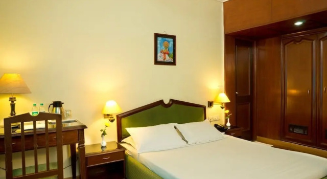 Hotel Park Plaza, Забронировать Отель Отели штата Тамилнада с завтраком, Завтраки