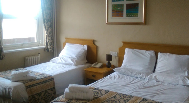 Monarch Hotel, Забронировать Отель Бринлингтон Восточный райдинг Йоркшира, рядом с Железнодорожный вокзал Бридлингтона