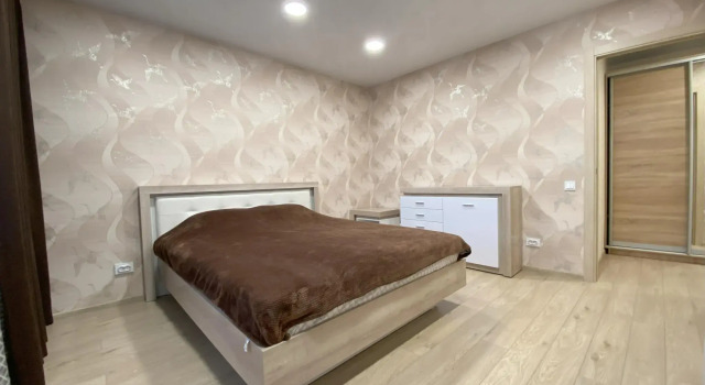 Apartments on Mikhail Petrov street 49, Prenota Appartamento Hotel a Udmurtia con parcheggio, Parcheggio