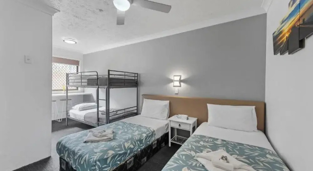 Семейный номер Standard Gold Coast Inn