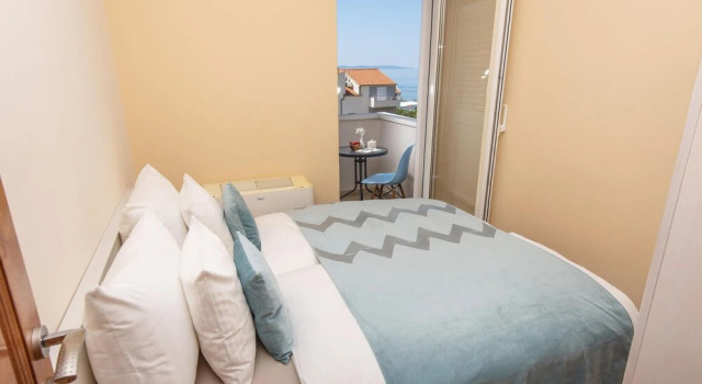 Amazing Apartment in Podstrana With 2 Bedrooms and Wifi