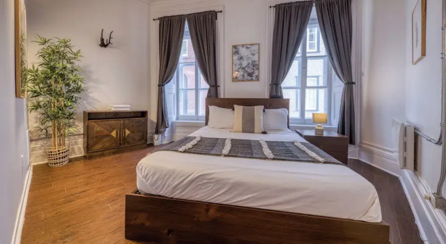 Remparts 2 Bed w Private terrace & sauna, Забронировать Отель Квебек Quebec city and area, рядом с Place d Youville
