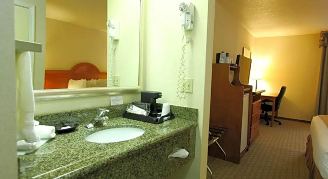 Люкс Best Western Plus Twin View Inn & Suites