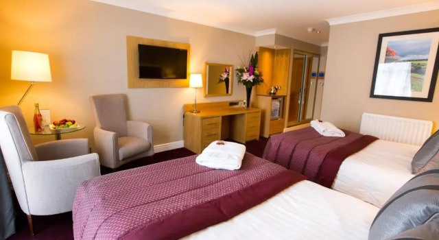 Номер Luxury Carden Park Hotel, Golf Resort and Spa
