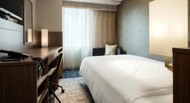 Кровать в общем номере (женский номер) Four Points Flex by Sheraton Yokohama West