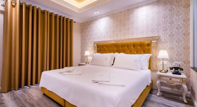 Legacy Hotel, Book Hotel Hoteller i Korçë County med parkering, Parkering