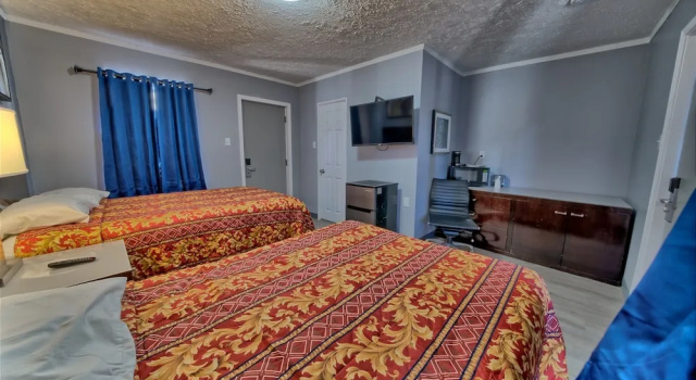 Четырёхместный номер Standard Цокольный этаж Aqua View Motel