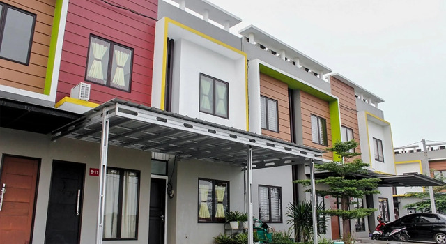 RedDoorz @ Galuh Mas, Book Hotel Karawang West Java