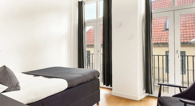 Leaves 3 - Pleasant 4-bdr Apt in Central Copenhagen, Забронировать Апартаменты/квартира Отели Копенгагена с парковкой, рядом с Памятник Гансу Христиану Андерсену, Парковка