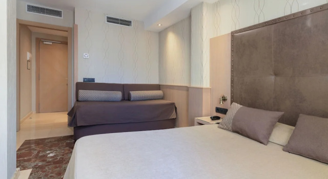 Трёхместный номер Hotel Gótico