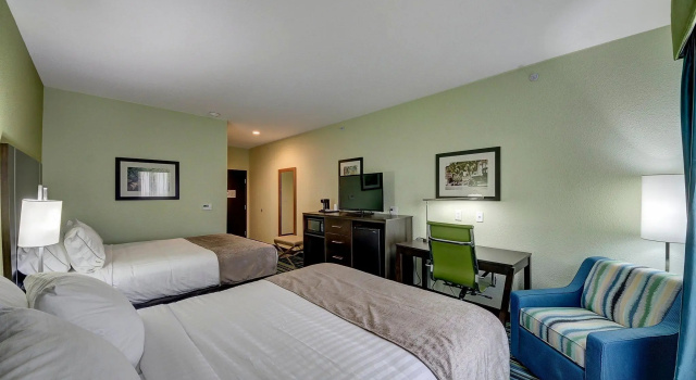 Четырёхместный номер Deluxe Holiday Inn Express & Suites Carrizo Springs by IHG