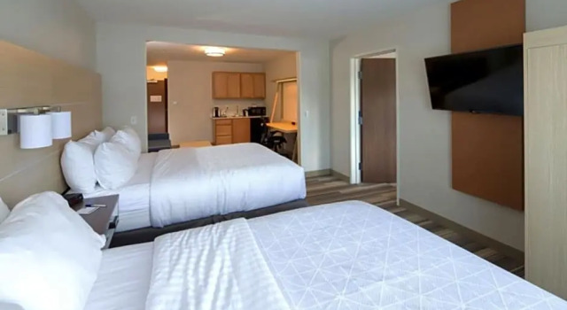 Люкс с 2 комнатами Holiday Inn Express & Suites - Portage by IHG