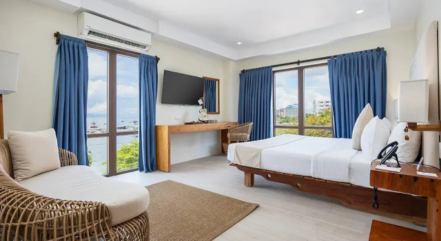 Двухместный полулюкс Bluewater Maribago Beach Resort