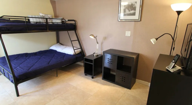 Beautiful Gulf Coast Living on the Canal - Three Bedroom Home, Book Hotel Hoteller i New Port Richey med pool, Swimmingpool