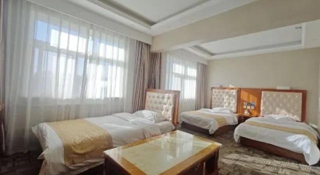 Трёхместный номер Standard Beijing Sky House Business Hotel (formerly Beijing Century Hong Kong Hotel)