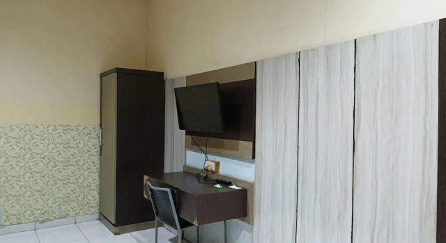 OYO 93752 Aglo Homestay NearYani Heahlerr, Prenota Hotel Hotel a Kalimantan con parcheggio, Parcheggio