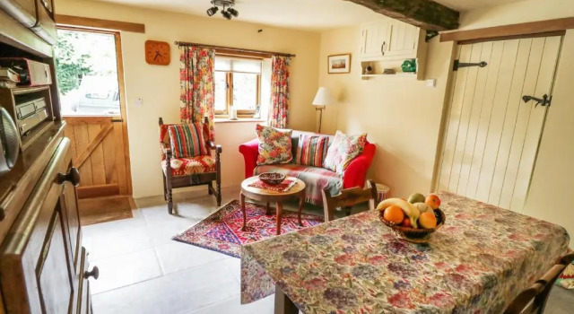 Trilbys, Book Hotel Chagford Dartmoor
