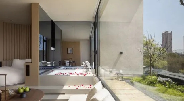 Люкс с красивым видом из окна Mehood elegant  Hotel