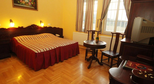 Fried Kastély Hotel Simontornya, Buchen Sie Hotel Simontornya Tolnau