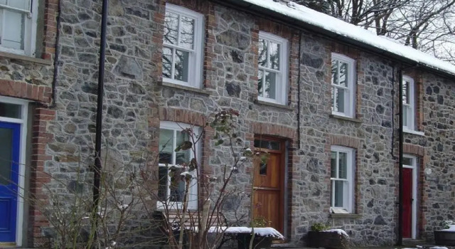 Bronfelin & Troed-y-rhiw Holiday Cottages