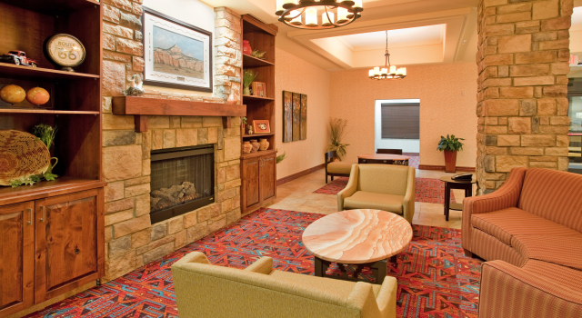 Holiday Inn Express & Suites Gallup East, Book Hotel Hoteller i Gallup med pool, Swimmingpool