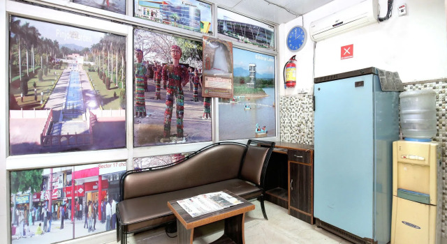 OYO 5956 Hotel Continental Inn 42, Varaa Hotelli Hotellit Chandigarh Region aamiaisella, Aamiainen