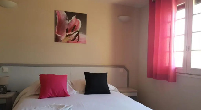 Le Sainte Florence, Đặt Khách sạn Essarts en Bocage Pays de la Loire