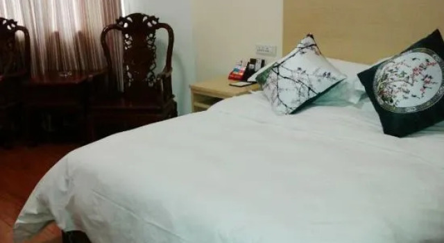 Люкс Nanbei Lake Huguang Shanju Holiday Hotel