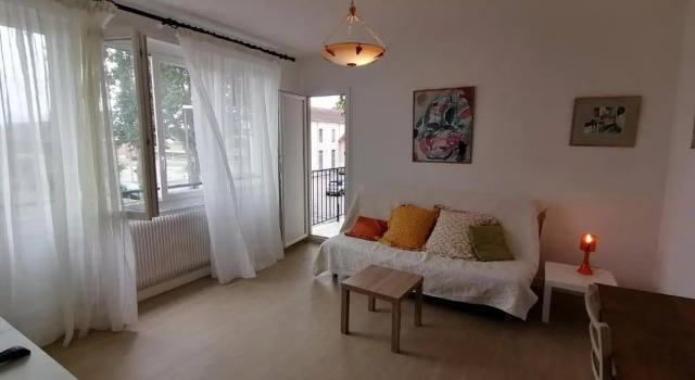 Апартаменты Joli F2 en face de la gare de Paray-le-Monial