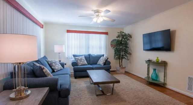 Cozy Tropical Bungalow Duplex with Heated Pool, Забронировать Отель Сарасота Sarasota Area, рядом с Nontando