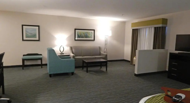 Люкс Ramada by Wyndham Burkburnett - Wichita Falls