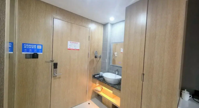Двухместный семейный номер Standard с видом на горы Snow Town Jingbei Hotel Erlanghe Scenic Area Branch
