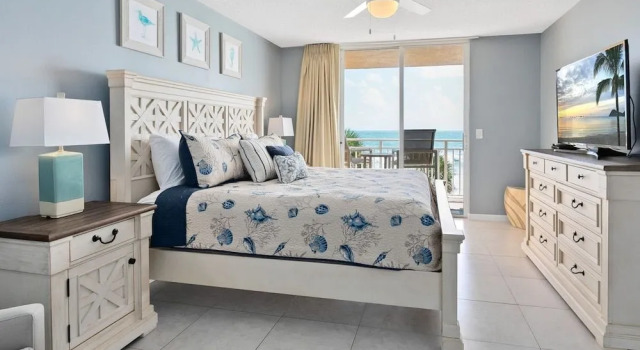 Indian Harbour Beach Club by Happy Palm Stays, Varaa Huoneisto Indian Harbour Beach Space Coast