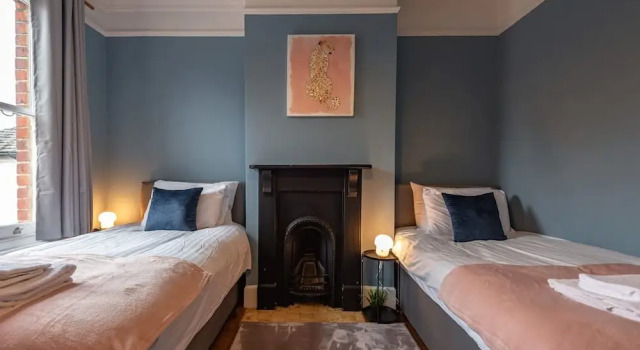Cosy Reading Home - Superfast Wifi Private Garden, Book Feriehus Villaer i Reading, Villa