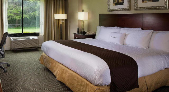 Двухместный номер Accessible DoubleTree by Hilton Charlotte Airport
