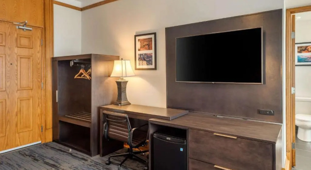 Четырёхместный номер Superior с видом на озеро The Courthouse Hotel, an Ascend Collection Hotel