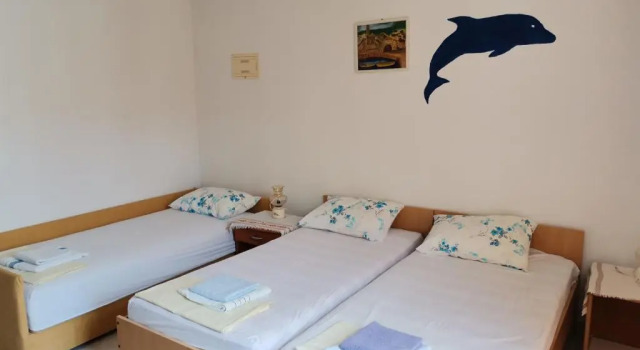 Apartments Radonic, Prenota Appartamento Città di Lesina 