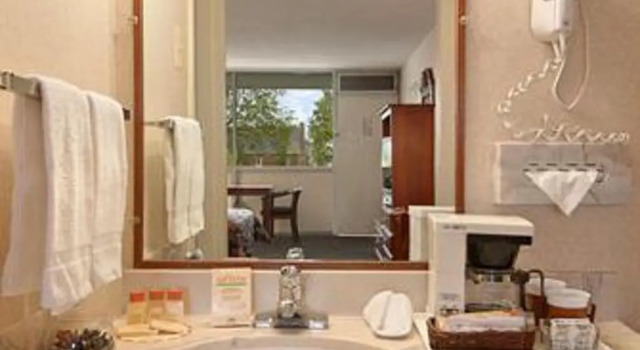 Студия Days Inn by Wyndham Arlington Pentagon
