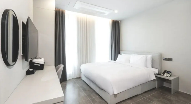 Gyeongju city hotel, Забронировать Отель Отели Кёнджу 3 звезды, рядом с Монумент, прославляющий сыновнюю привязанность Сона Сияна, 3*