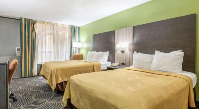 Standard Neljän hengen huone Quality Inn Newport